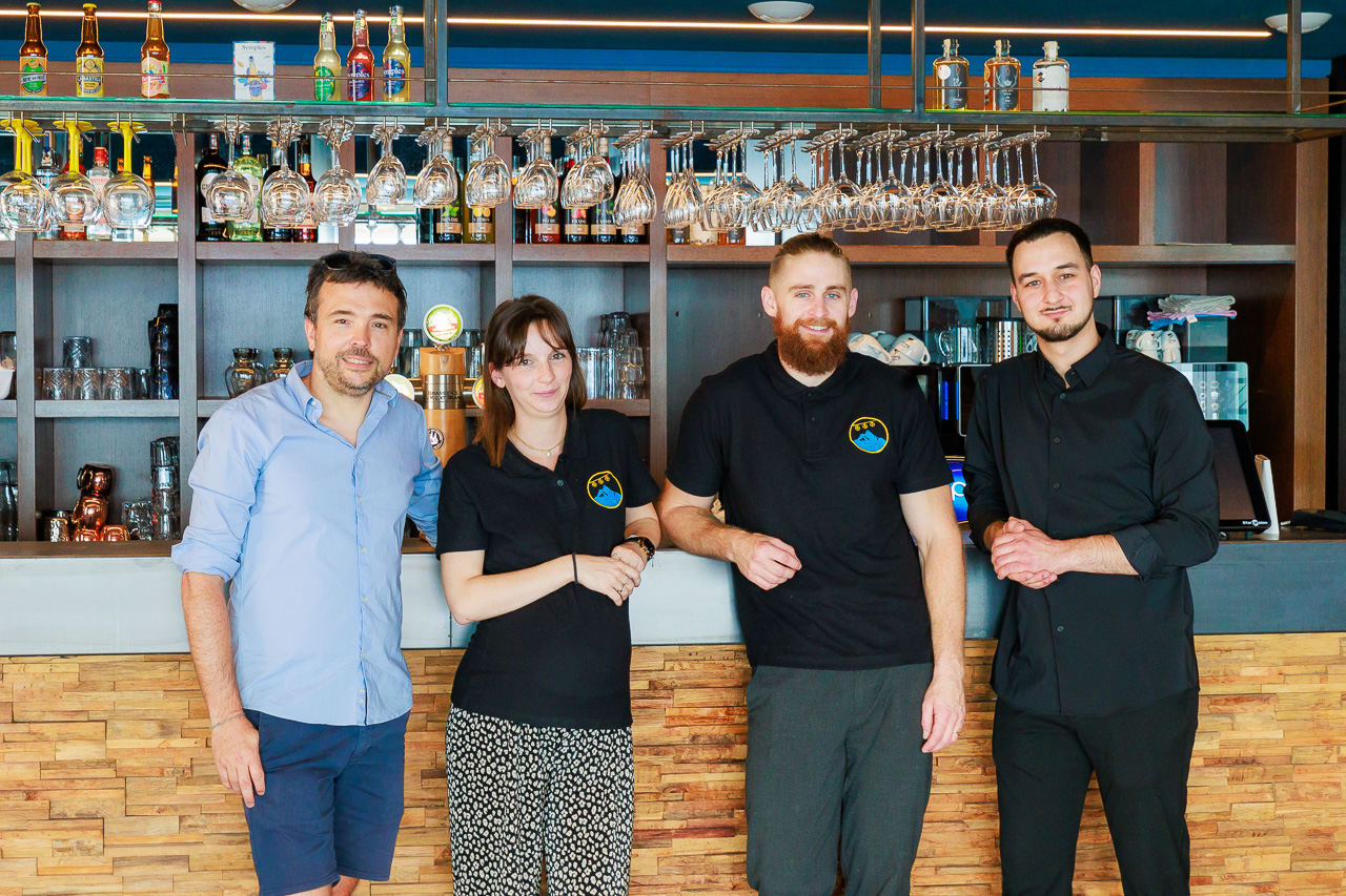 L'équipe au bar