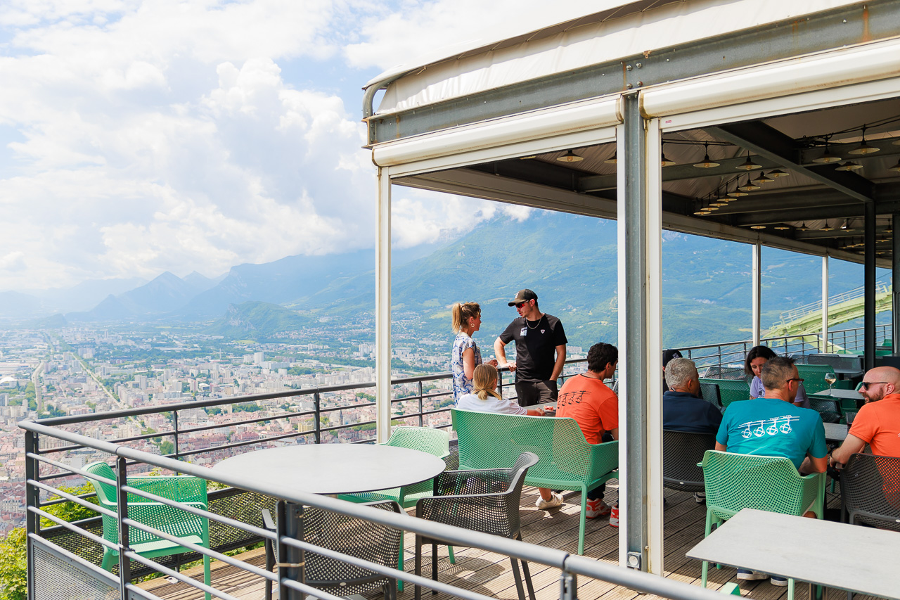 Terrasse avec vue sur Grenoble